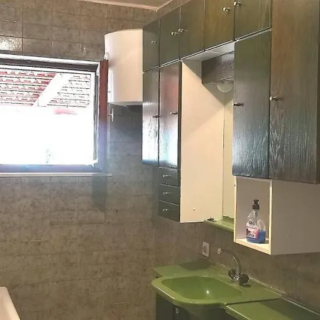Lejlighed Big House For 14 People In Centre Of *