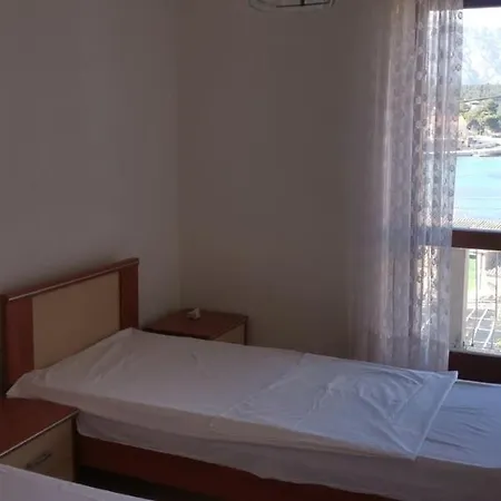 Big House For 14 People In Centre Of *