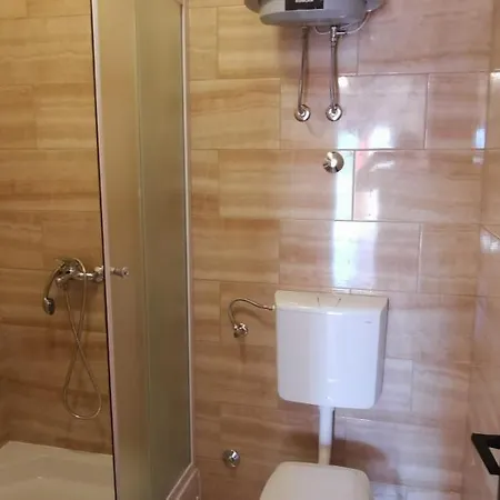 Апартаменты Big House For 14 People In Centre Of Лумбарда