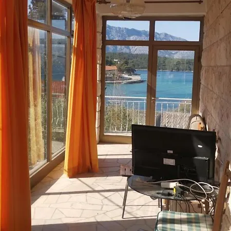 Apartment Big House For 14 People In Centre Of Lumbarda