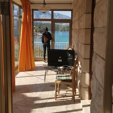Apartment Big House For 14 People In Centre Of