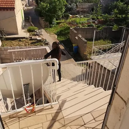 Big House For 14 People In Centre Of Apartment Lumbarda